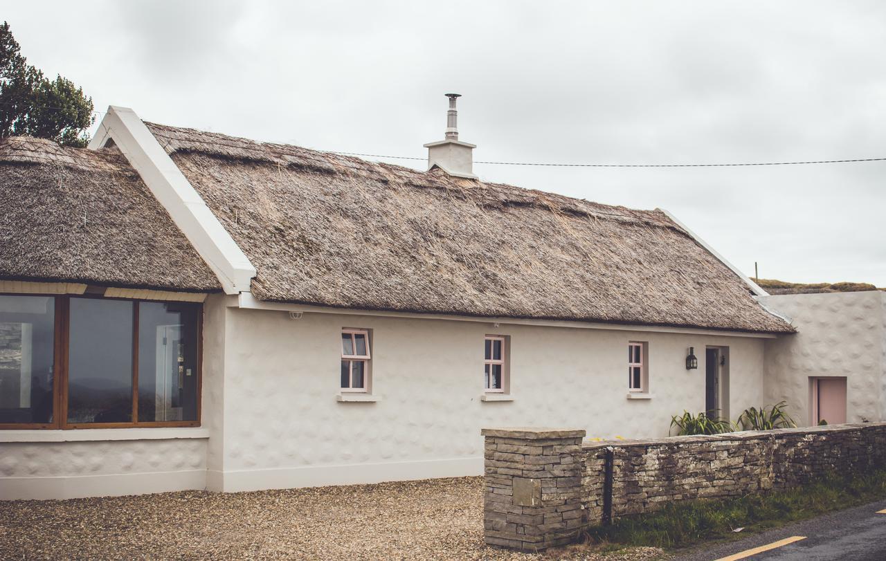 Storytellers Cottage Ballycotteen Exterior foto