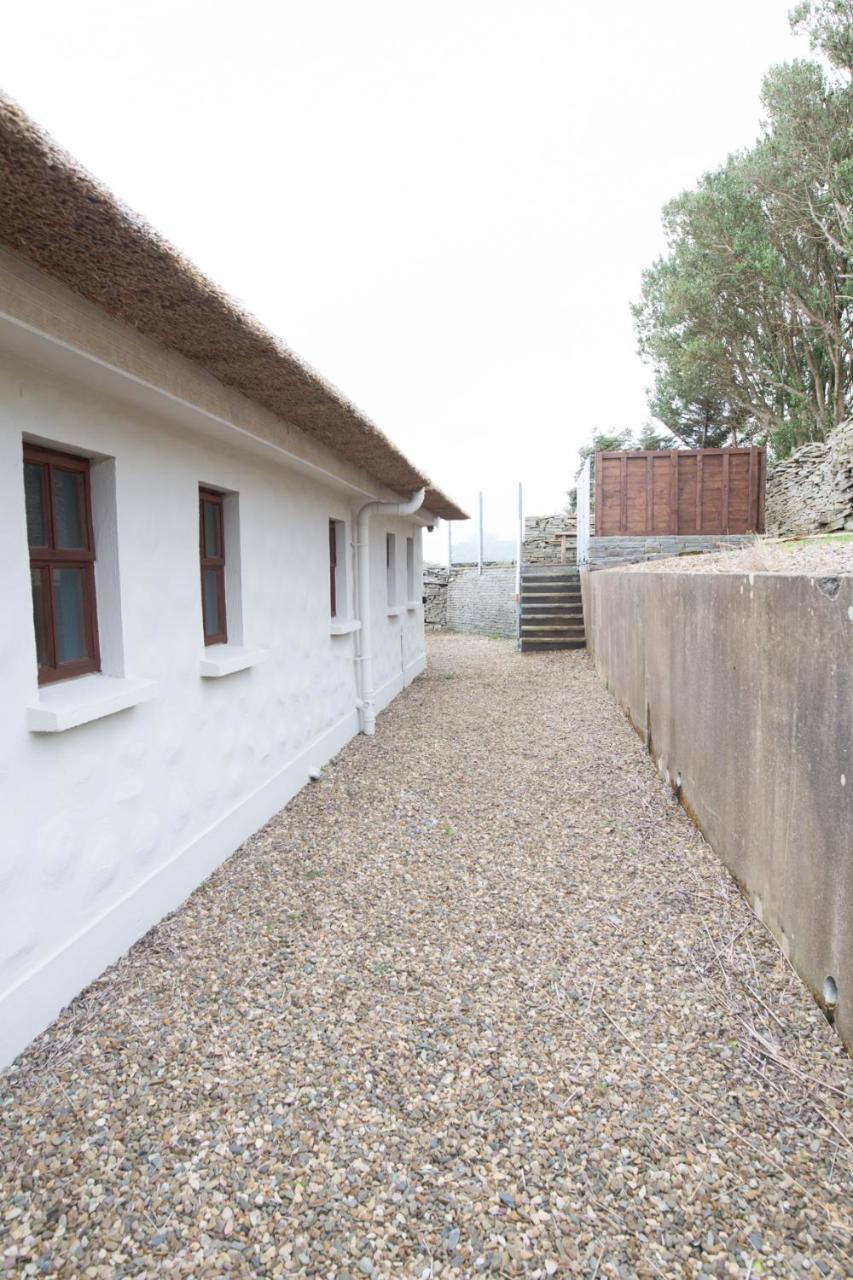 Storytellers Cottage Ballycotteen Exterior foto